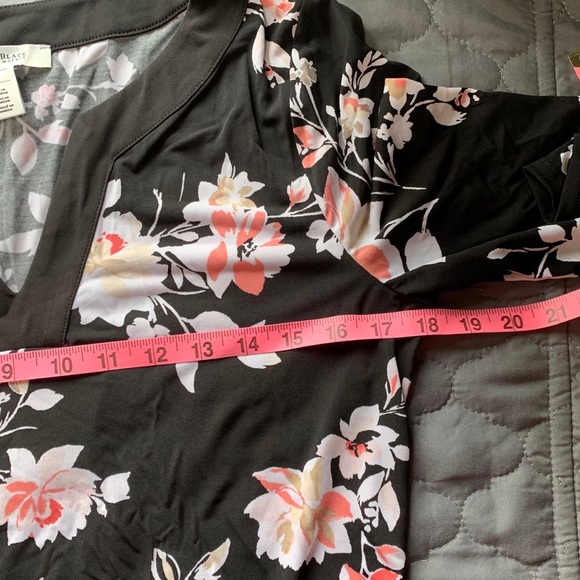 White House Black Market Black and Pink Tunic Top - Picture 5 of 7